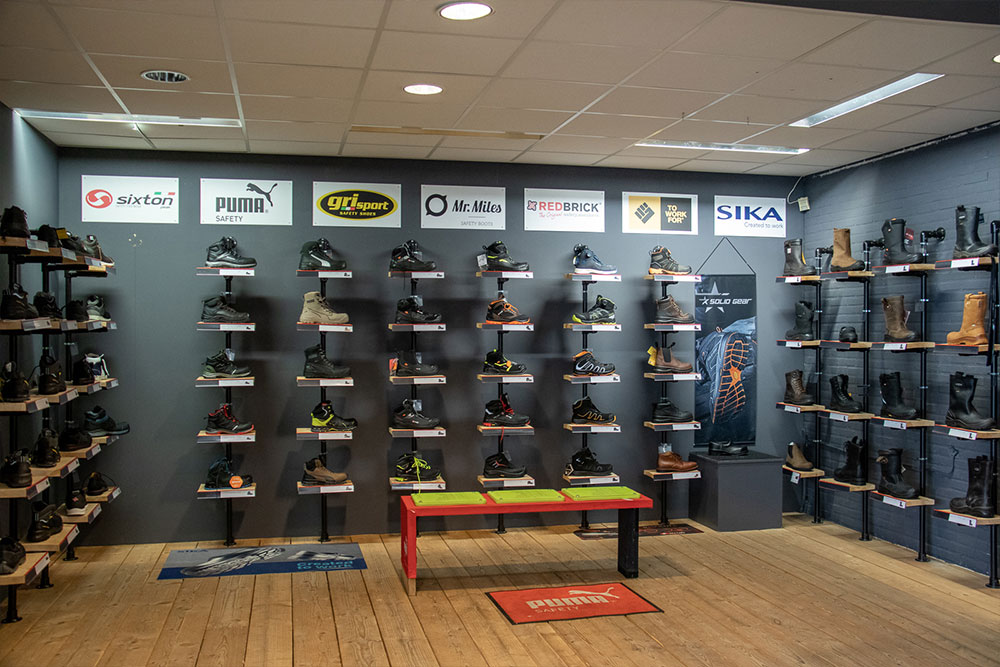 Werkschoenen koop je bij Graafstra bedrijfskleding in Oosterwolde